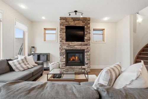 2517 21 Street Sw, Calgary, AB - Indoor Photo Showing Living Room With Fireplace