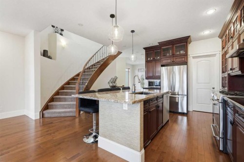 2517 21 Street Sw, Calgary, AB - Indoor Photo Showing Kitchen With Stainless Steel Kitchen With Upgraded Kitchen