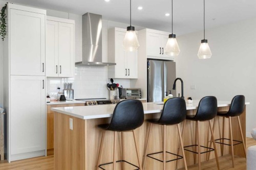 6103-200 Seton Circle Se, Calgary, AB - Indoor Photo Showing Kitchen With Upgraded Kitchen