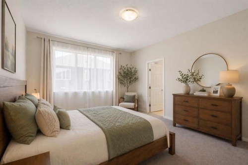 33 Carringham Heights Nw, Calgary, AB - Indoor Photo Showing Bedroom
