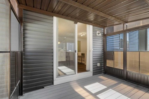33 Carringham Heights Nw, Calgary, AB - Outdoor With Exterior