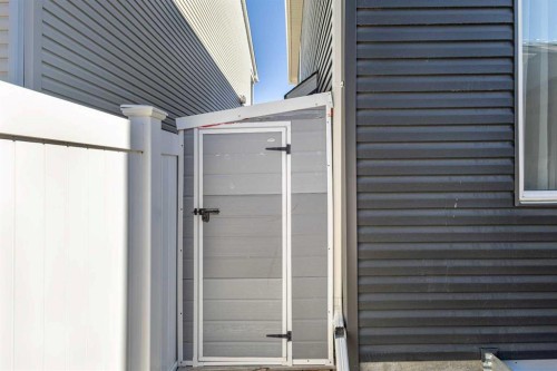 33 Carringham Heights Nw, Calgary, AB - Outdoor With Exterior