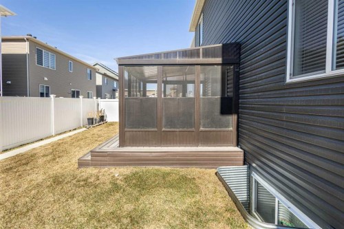 33 Carringham Heights Nw, Calgary, AB - Outdoor With Exterior