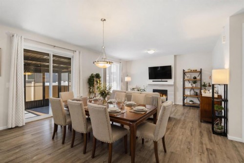 33 Carringham Heights Nw, Calgary, AB - Indoor Photo Showing Dining Room