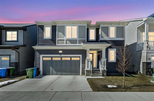 33 Carringham Heights Nw, Calgary, AB - Outdoor With Facade