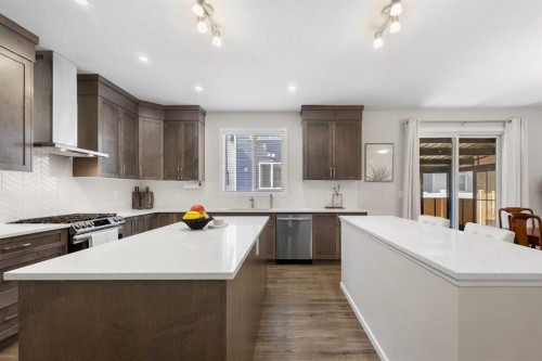 33 Carringham Heights Nw, Calgary, AB - Indoor Photo Showing Kitchen With Upgraded Kitchen