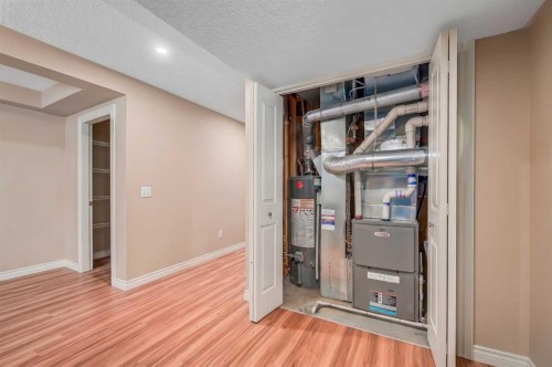 92 2A Street, High River, AB - Indoor Photo Showing Other Room
