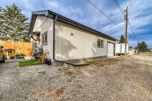 92 2A Street, High River, AB - Outdoor