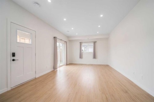 92 2A Street, High River, AB - Indoor Photo Showing Other Room