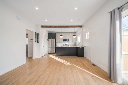 92 2A Street, High River, AB - Indoor Photo Showing Kitchen