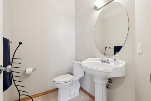 37 Cimarron Trail, Okotoks, AB - Indoor Photo Showing Bathroom