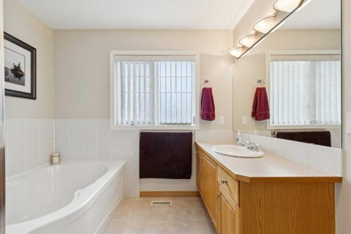 37 Cimarron Trail, Okotoks, AB - Indoor Photo Showing Bathroom