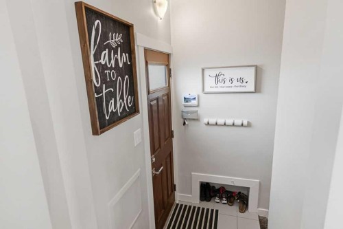 86 Warwick Drive Sw, Calgary, AB - Indoor Photo Showing Other Room