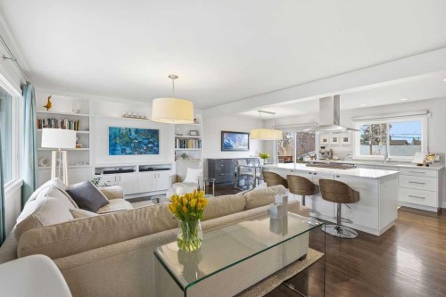 86 Warwick Drive Sw, Calgary, AB - Indoor Photo Showing Other Room