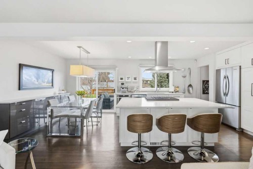 86 Warwick Drive Sw, Calgary, AB - Indoor