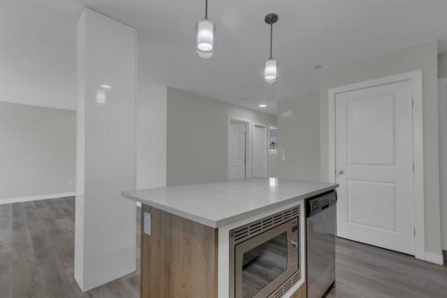 99 Dovercliffe Way Se, Calgary, AB - Indoor Photo Showing Kitchen