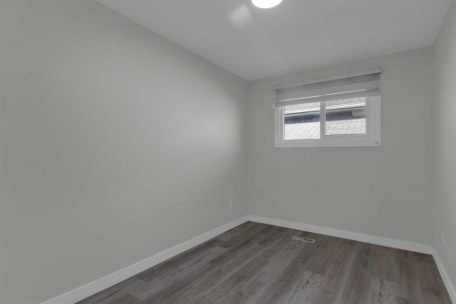 99 Dovercliffe Way Se, Calgary, AB - Indoor Photo Showing Other Room