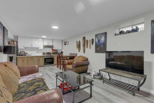 99 Dovercliffe Way Se, Calgary, AB - Indoor Photo Showing Living Room