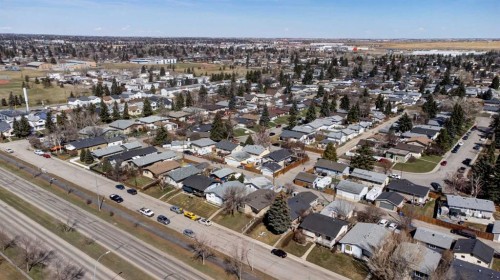 99 Dovercliffe Way Se, Calgary, AB - Outdoor With View