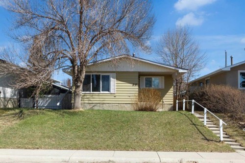99 Dovercliffe Way Se, Calgary, AB - Outdoor