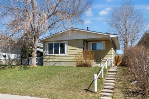 99 Dovercliffe Way Se, Calgary, AB - Outdoor