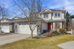 444 Douglas Glen Close SE Calgary, AB T2Z 3A4