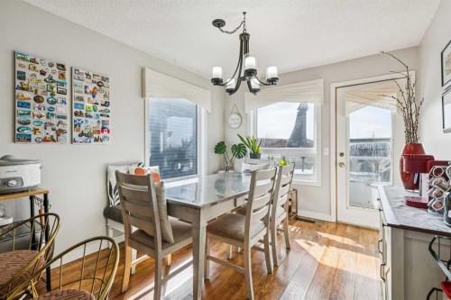 43 Elizabeth Way Se, Airdrie, AB - Indoor Photo Showing Dining Room