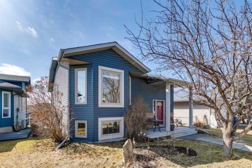43 Elizabeth Way SE Airdrie, AB T4B 2H5