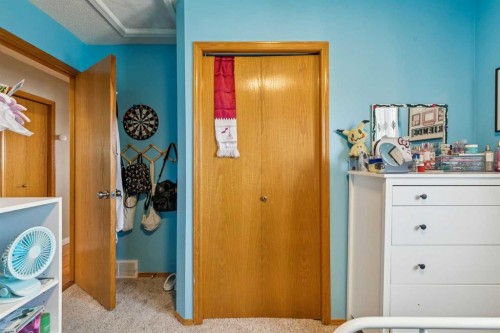 43 Elizabeth Way Se, Airdrie, AB - Indoor