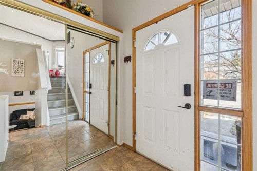 43 Elizabeth Way Se, Airdrie, AB - Indoor Photo Showing Other Room
