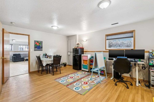 43 Elizabeth Way Se, Airdrie, AB - Indoor