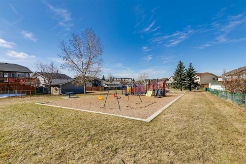 43 Elizabeth Way Se, Airdrie, AB - Outdoor