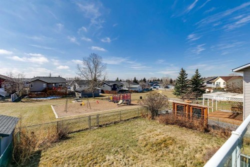 43 Elizabeth Way Se, Airdrie, AB - Outdoor