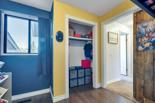 75 Deerfield Drive Se, Calgary, AB - Indoor