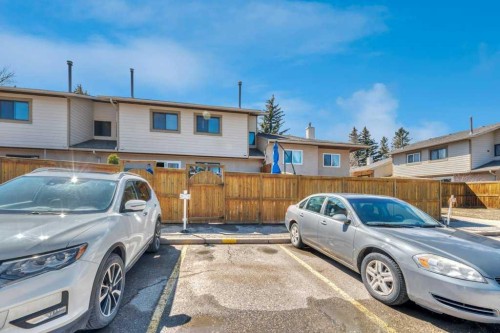 75 Deerfield Drive Se, Calgary, AB - Outdoor