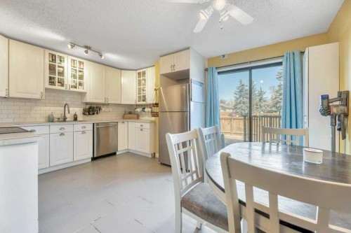 75 Deerfield Drive Se, Calgary, AB - Indoor