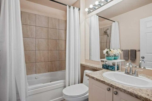 14760 Mt Mckenzie Drive Se, Calgary, AB - Indoor Photo Showing Bathroom