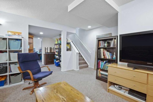 14760 Mt Mckenzie Drive Se, Calgary, AB - Indoor