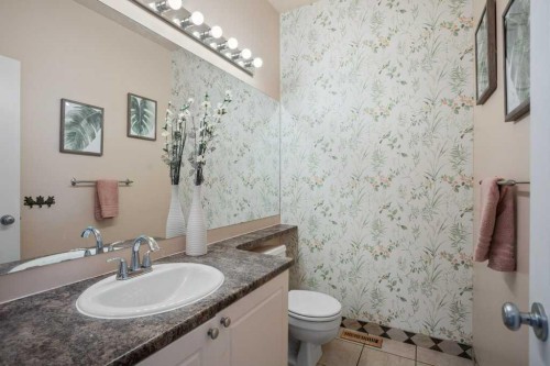 14760 Mt Mckenzie Drive Se, Calgary, AB - Indoor Photo Showing Bathroom