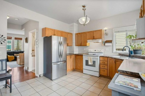 14760 Mt Mckenzie Drive Se, Calgary, AB - Indoor Photo Showing Kitchen