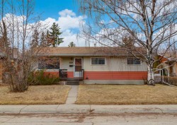 3007 Beil Avenue NW Calgary, AB T2L 1K6