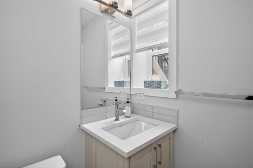 930 Sage Hill Grove Nw, Calgary, AB - Indoor Photo Showing Bathroom