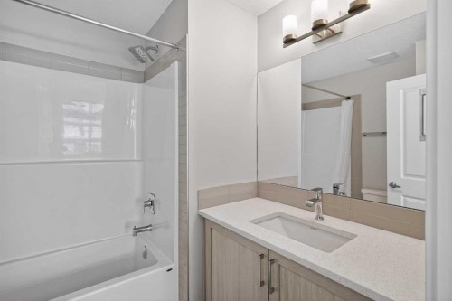 930 Sage Hill Grove Nw, Calgary, AB - Indoor Photo Showing Bathroom