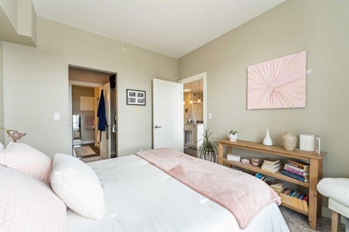 412-10 Walgrove Walk Se, Calgary, AB - Indoor Photo Showing Bedroom