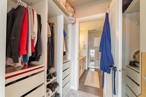 412-10 Walgrove Walk Se, Calgary, AB - Indoor With Storage