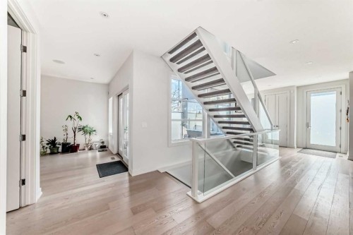 112 Hanover Road Sw, Calgary, AB - Indoor Photo Showing Other Room