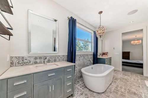 112 Hanover Road Sw, Calgary, AB - Indoor Photo Showing Bathroom