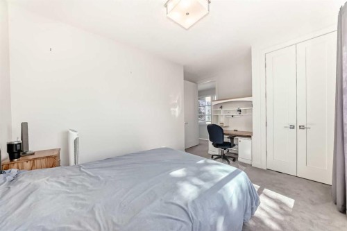 112 Hanover Road Sw, Calgary, AB - Indoor Photo Showing Bedroom