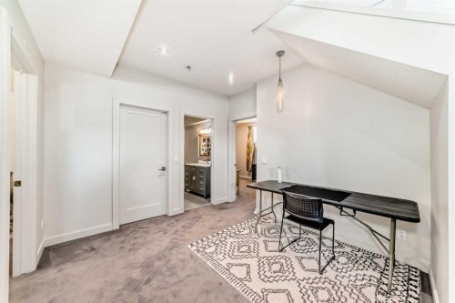 112 Hanover Road Sw, Calgary, AB - Indoor Photo Showing Other Room
