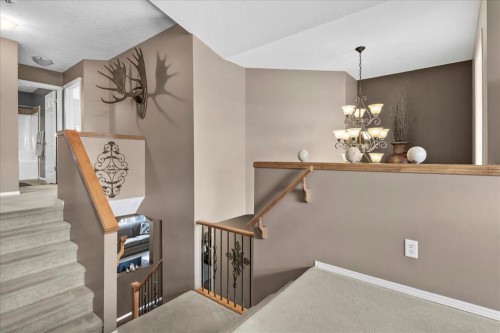 66 Tuscany Reserve Gate Nw, Calgary, AB - Indoor Photo Showing Other Room